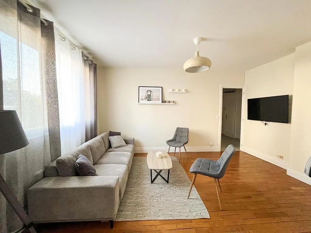 Suite Topaze Lyon 0*,  France